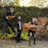 Trio Wellcaru